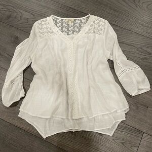 white casual top